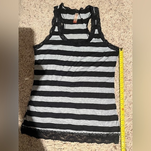 No boundaries, striped and lace tank top size large (11-13) - Picture 7 of 8